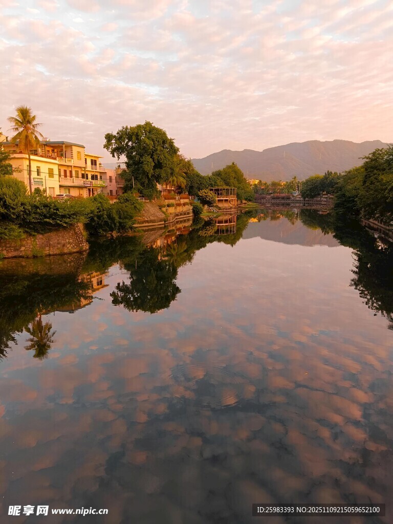 河畔鄉(xiāng)村