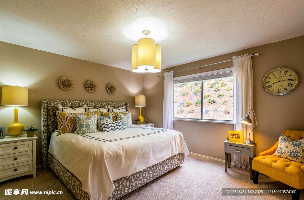 溫馨舒適的現(xiàn)代風(fēng)格臥室