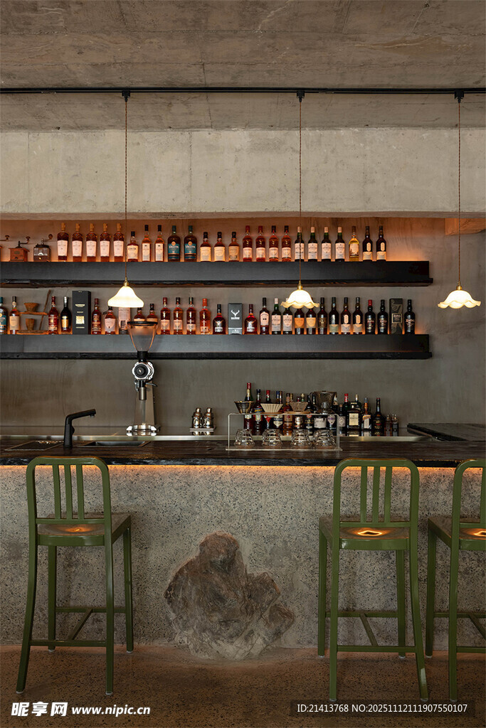 現(xiàn)代風吧臺設計與綠植點綴