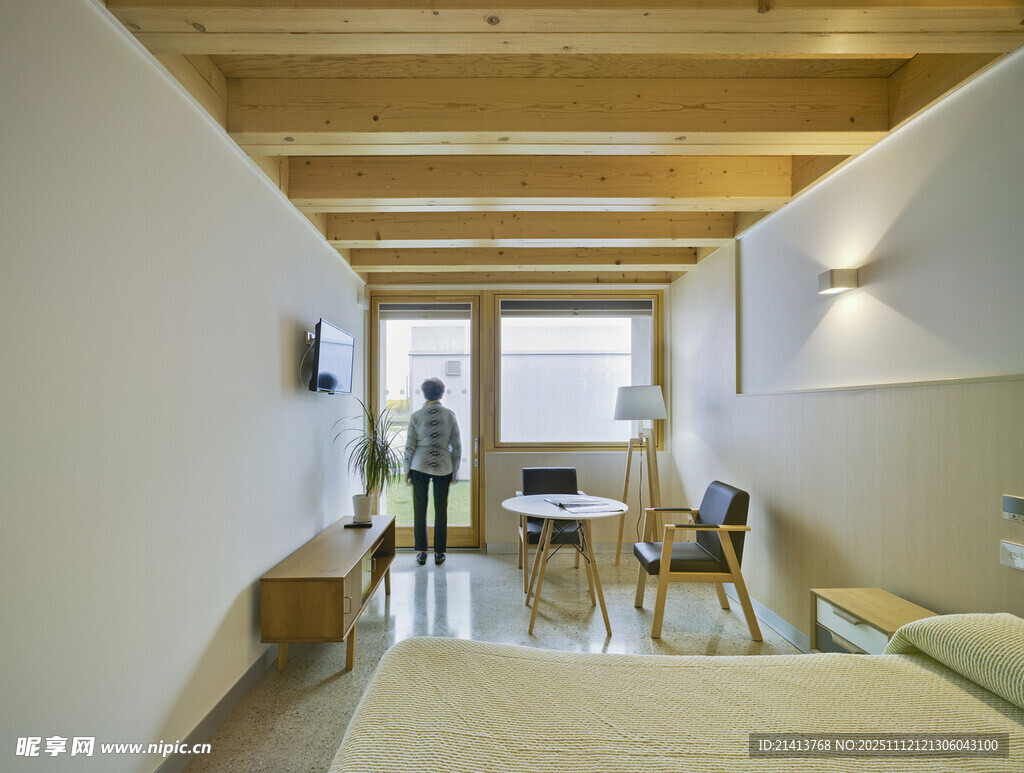 簡(jiǎn)約木質(zhì)風(fēng)格臥室空間