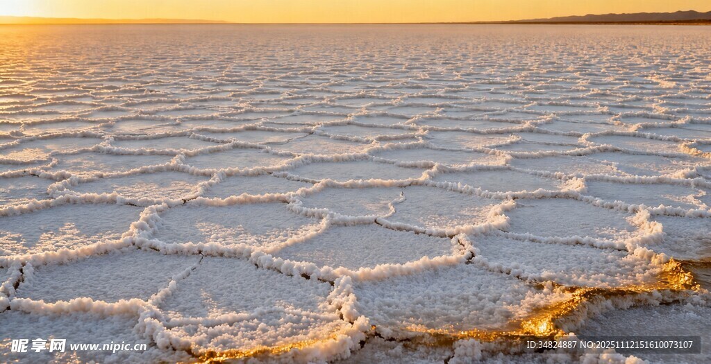 夕陽下的鹽灘紋理景觀