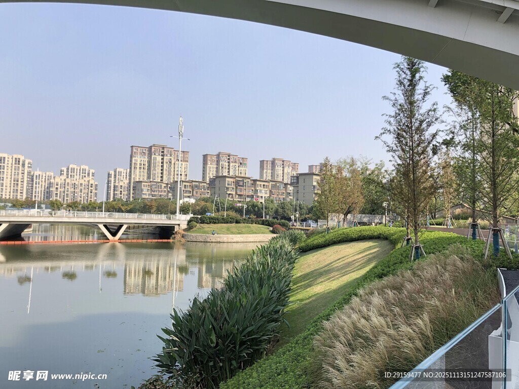 城市河畔景觀風(fēng)光