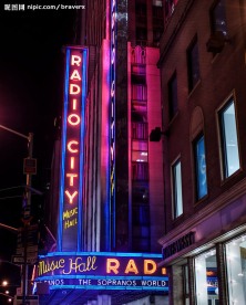 繁華商業(yè)街