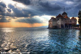 建筑 歐洲風(fēng)景 山水美景 草地 房子 藍(lán)天白云 大樹