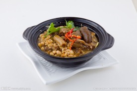 黄豆牛尾煲