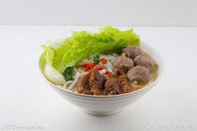 牛丸拼牛腩粉