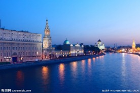 燈光燦爛的泰晤士河