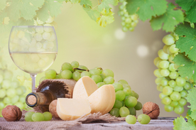 酒杯酒瓶水杯圖片