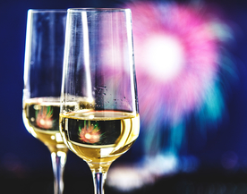 酒杯酒瓶水杯圖片