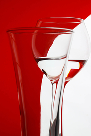 酒杯酒瓶水杯圖片