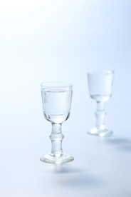 酒杯酒瓶水杯圖片