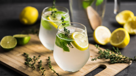 酒杯酒瓶水杯圖片