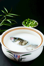 湖砂锅鱼头