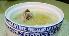 浓汤鸡煲翅