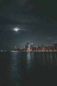 海邊樓宇夜景