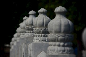 桥头雕塑
