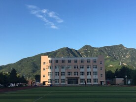 操场上的天空