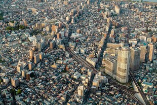 俯瞰繁华都市景观