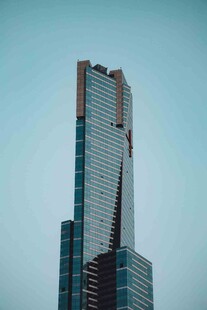 现代摩天大楼外观