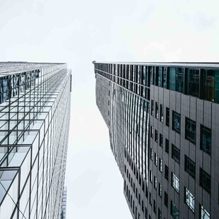 现代摩天大楼外观