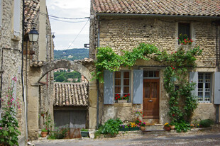 古樸歐式小巷景致