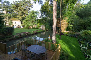 寧靜庭院戶外休閑空間