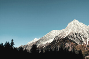 森林雪山