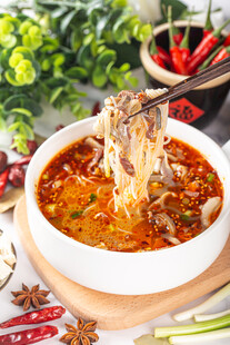 酸辣牛肉面