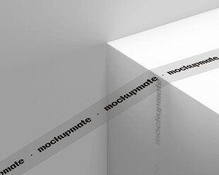 白色膠帶貼于白色邊緣