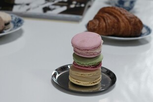 多彩馬卡龍堆疊展示