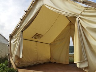 戶外露營帳篷內(nèi)部場景