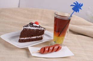 蛋糕飲料熱狗套餐