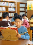 图书馆看书学生