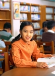 图书馆看书