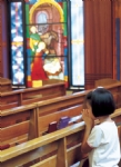 小女孩祈祷