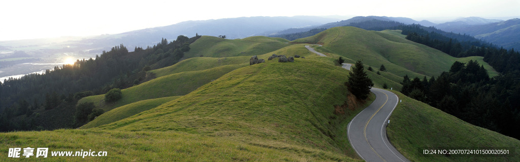 盘山公路的早晨