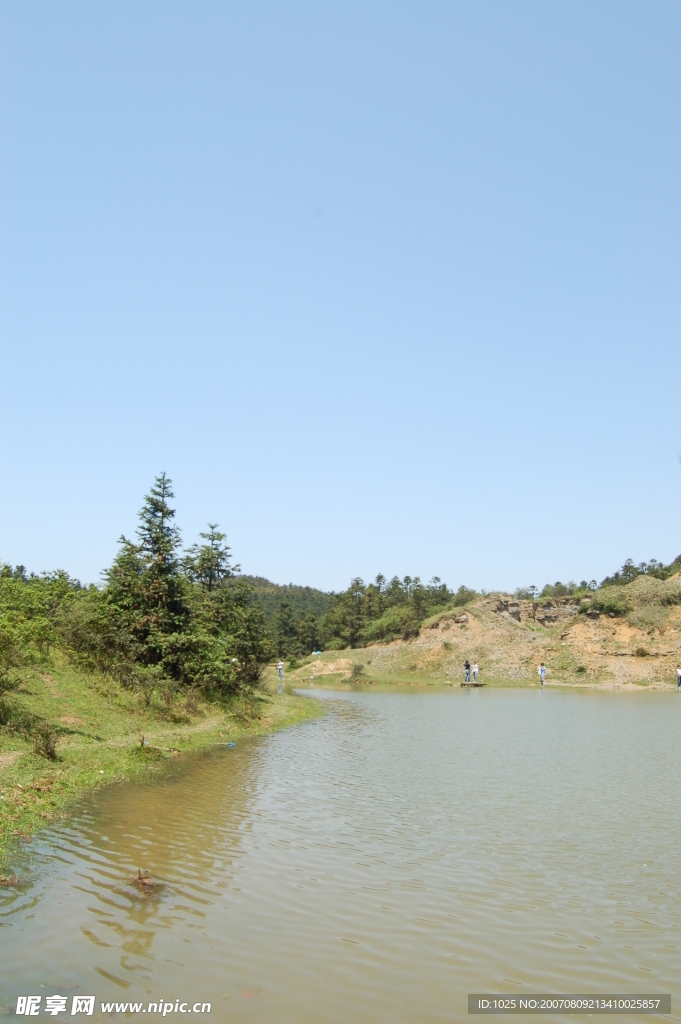 夏季山野