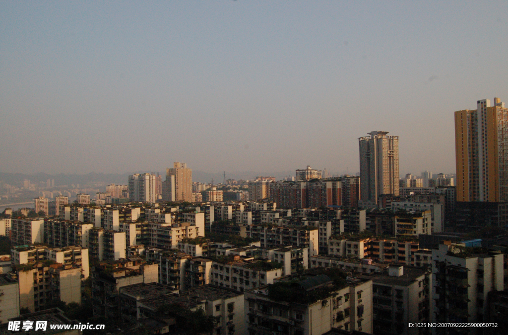 晚霞，在城市