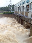 2007年夏葛洲坝第二次开闸泄洪冲砂