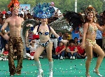 外国民俗风情表演队为中国宜昌三峡国际旅游节助阵
