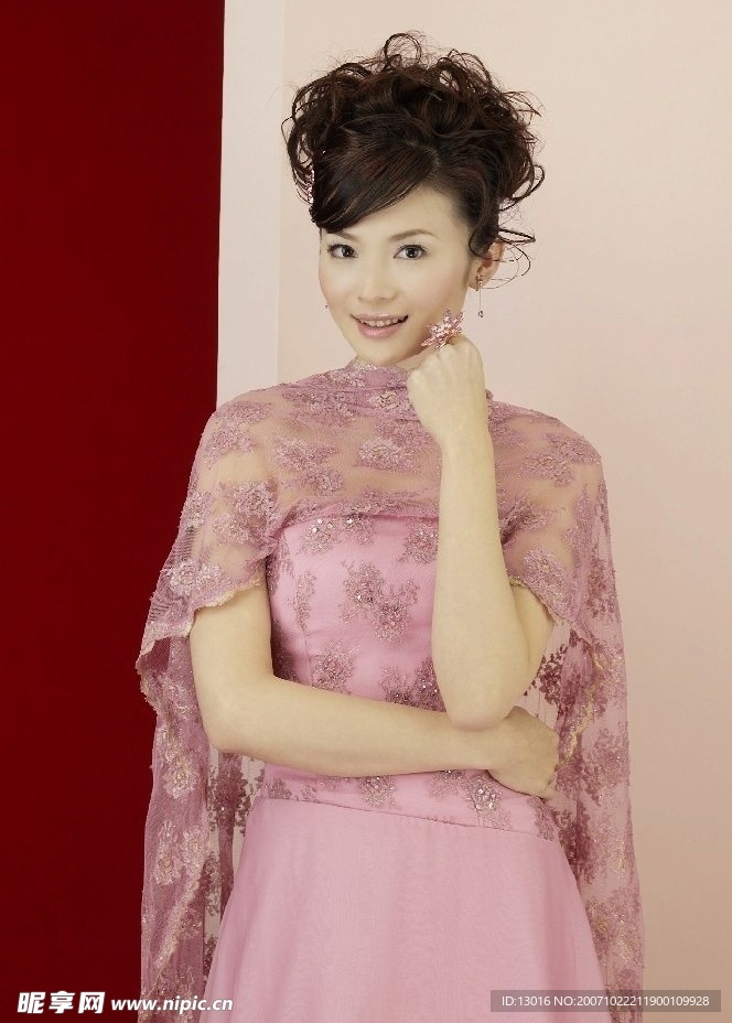 漂亮新娘放大片