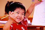 幼儿园男孩上课