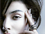 女性