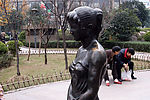 恬静的美女,雕塑