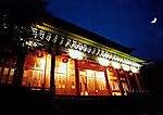 庙的夜景