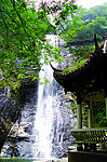 幽谷春水