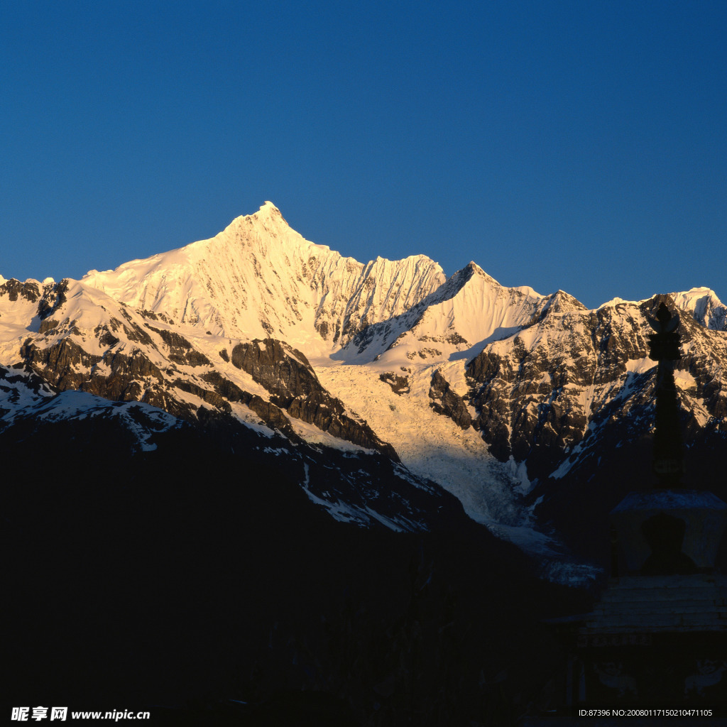 高原雪山