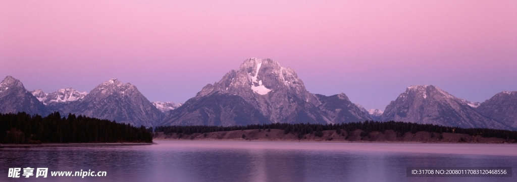 雪山全景