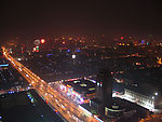 烟花四起的城市夜景