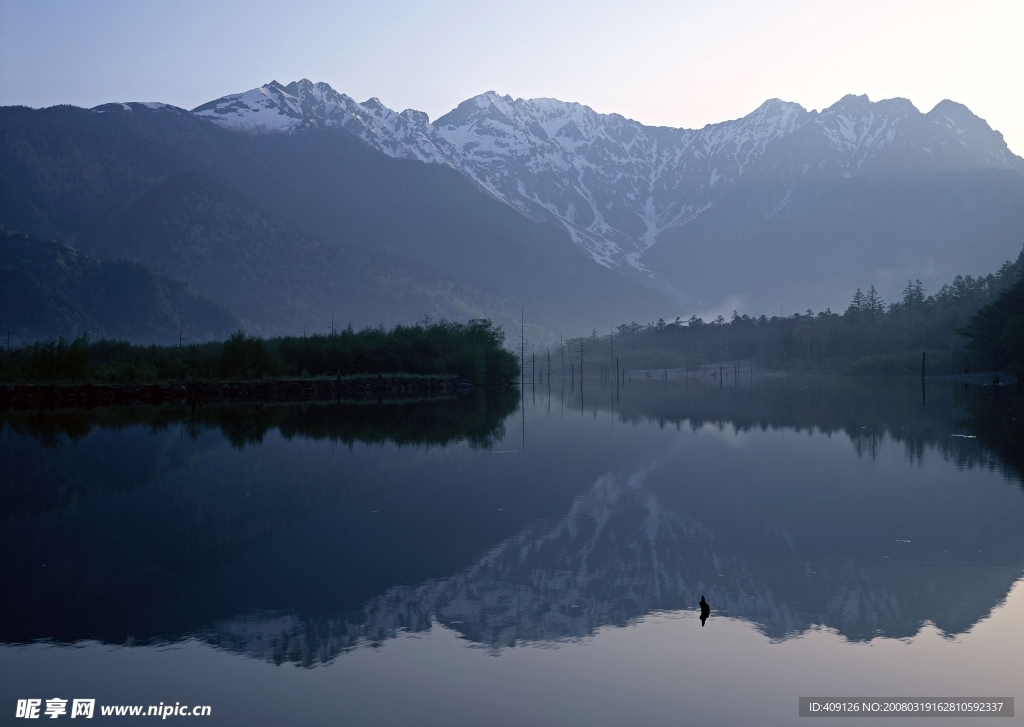 山水剪影